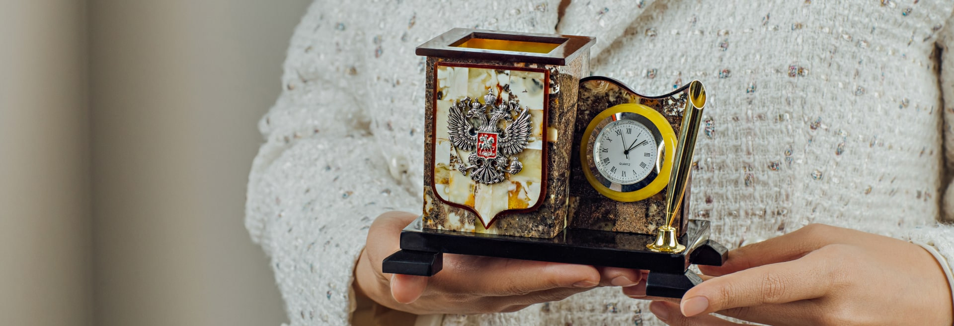 украшения из янтаря в Калининграде